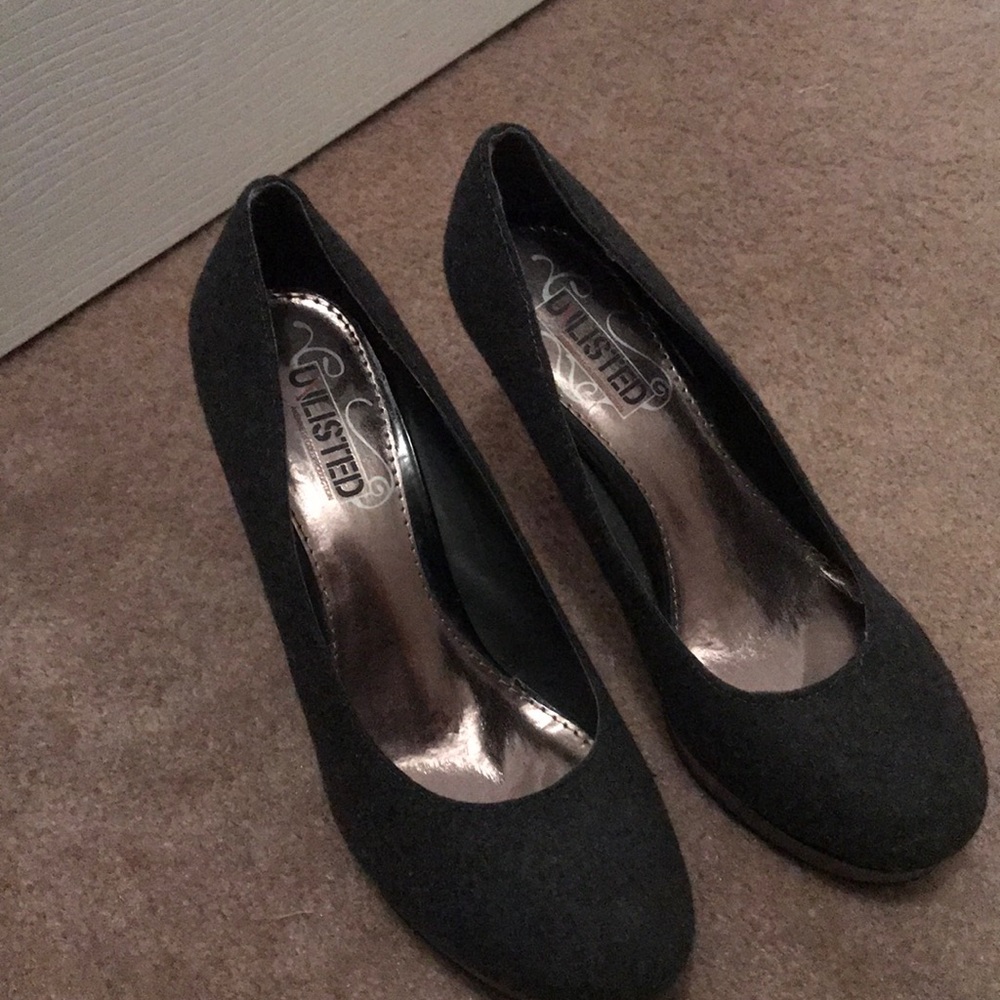 Gray heels